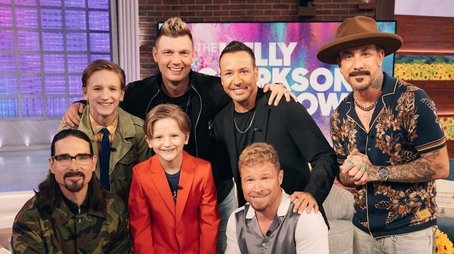 Backstreet Boys, Taylor Tomlinson, Desz (2022) - Episode 127 poster and promotional image