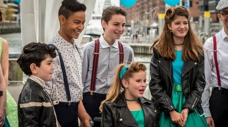 The parcel agent (2022) - Episode 13 poster and promotional image