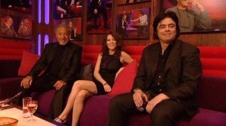 Anna Friel, Benicio del Toro, Tom Jones (2009) - Episode 3 poster and promotional image