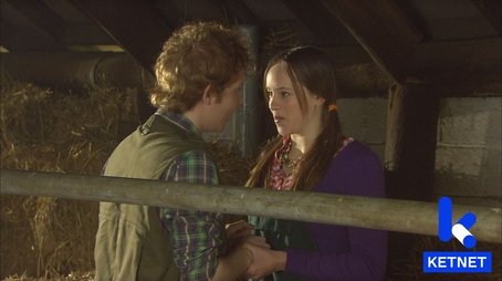 Paarse bloemetjes voor Amika (2009) - Episode 2 poster and promotional image