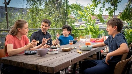 Heroes don't lie (2022) - Episode 6 poster and promotional image