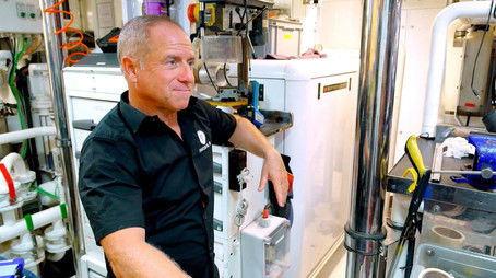 ParsiFAIL (2023) - Episode 1 poster and promotional image