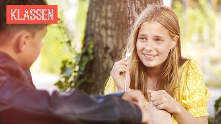 Molly's mysterious flirtation (2021) - Episode 21 poster and promotional image