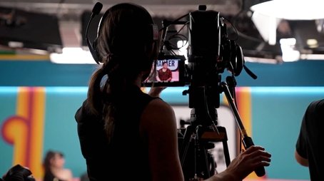 Behind the Scenes of “The Newlyweb Game” (2024) - Episode 10 poster and promotional image