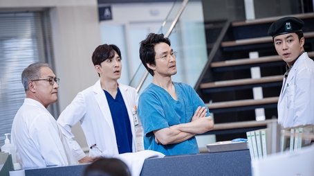 Underdog Effect (2023) - Episode 8 poster and promotional image
