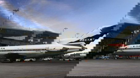 Deadly Distraction (Delta Air Lines Flight 1141) (2018) - Episode 3 poster and promotional image
