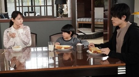 Changes from his Life Alone. Acting Cute to Snag a Rich Guy (2021) - Episode 4 poster and promotional image