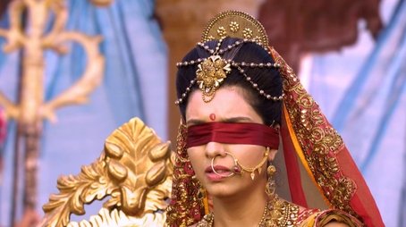 Kunti recognises Karna (2013) - Episode 12 poster and promotional image