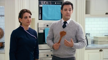Un accidente, sobre ruedas (Parte 1) (2017) - Episode 33 poster and promotional image