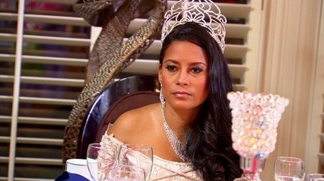 Queen of Shade (2014) - Episode 9 poster and promotional image