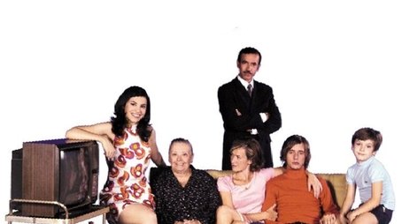 Season 1 (2001) - Season 1 poster and promotional image