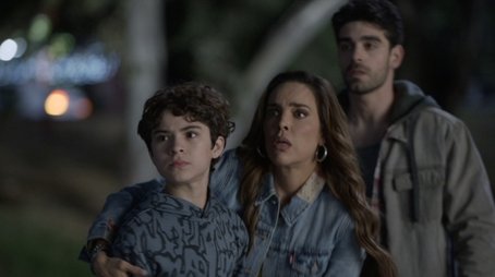 Jugarse la vida por los hijos (2025) - Episode 48 poster and promotional image