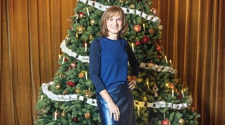 Antiques Roadshow at Christmas (2024) - Episode 15 poster and promotional image