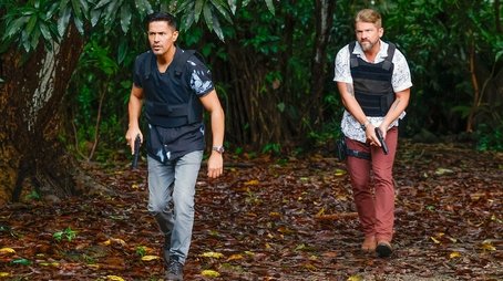 Run, Baby, Run (2022) - Episode 14 poster and promotional image