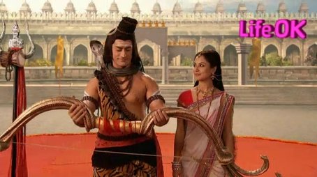 Kartikay apologises to Parvati (2013) - Episode 1 poster and promotional image