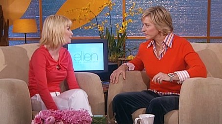 Elisha Cuthbert, Dennis Franz (2004) - Episode 138 poster and promotional image