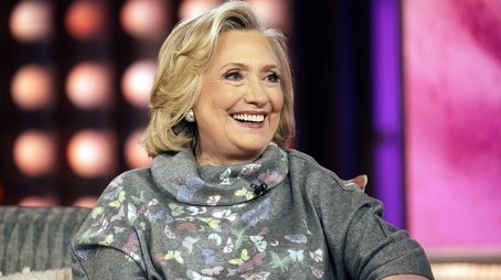 Hillary Clinton, Shaina Taub (2024) - Episode 117 poster and promotional image