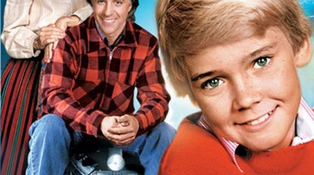 Season 1 (1982) - Season 1 poster and promotional image