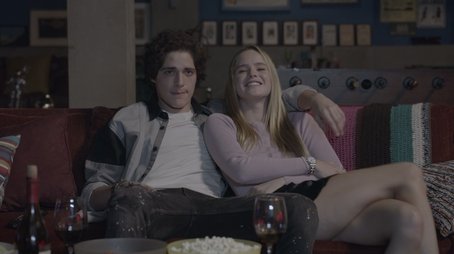 Una visita inesperada (2022) - Episode 10 poster and promotional image