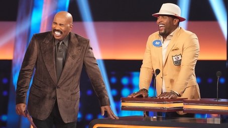 NFLPA All Stars vs. NFLPA Hall of Fame and Adam Devine vs. Anders Holm (2023) - Episode 5 poster and promotional image