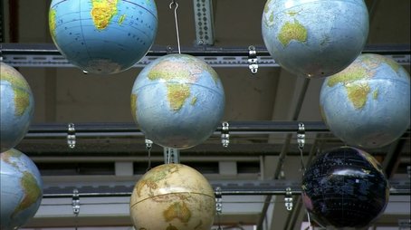 Solid Tires, Cheesecake, Canoe Paddles, Globes (2008) - Episode 1 poster and promotional image