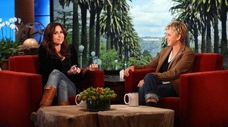 Minnie Driver, Sarah Hyland (2011) - Episode 54 poster and promotional image