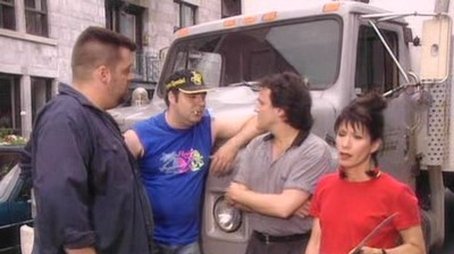 Prennent une marche 1 - Le déménagement - Les amis anglos 1 (1998) - Episode 2 poster and promotional image
