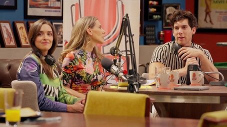 El podcast (2025) - Episode 4 poster and promotional image