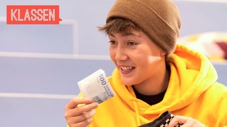 Girlfriend or cash? (2023) - Episode 65 poster and promotional image