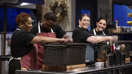 Friendsgiving (2023) - Episode 12 poster and promotional image