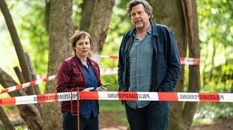To the records (2024) - Episode 19 poster and promotional image