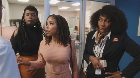 In Front Of Me (2020) - Episode 13 poster and promotional image