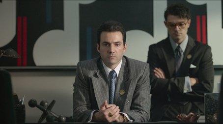 Cómo es posible que a mi lado (2021) - Episode 2 poster and promotional image