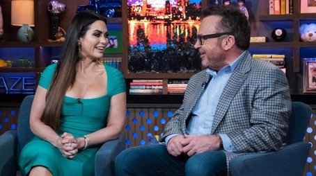 Tom Arnold; D'Andra Simmons (2018) - Episode 150 poster and promotional image