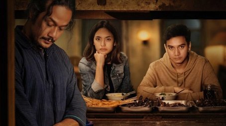 Sepiring Nasi Goreng (2021) - Episode 6 poster and promotional image