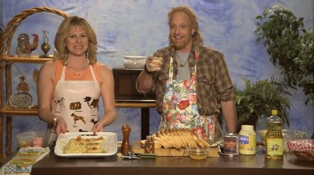 Wake Up With The Schitt's: Holiday Dish (2016) - Episode 6 poster and promotional image