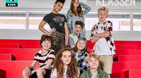 Season 13 (2022) - Season 13 poster and promotional image