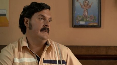 Pablo Escobar has his first encounter with politics (2012) - Episode 7 poster and promotional image