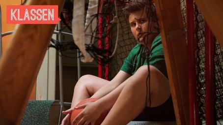 Avoid bathing after sports (2023) - Episode 18 poster and promotional image