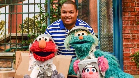 To the Moon, Elmo (2016) - Episode 21 poster and promotional image