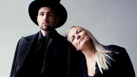 Født i rampelyset Sezóna 1