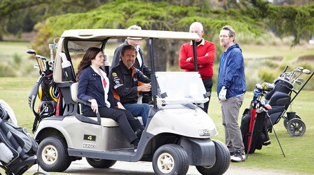 Upper Middle Bogan Évad 1