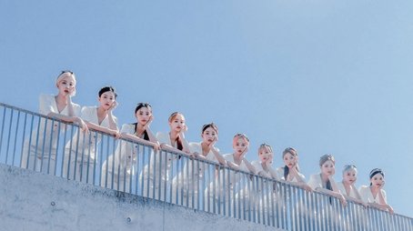 Season 38 – LOONA (12:00) (2020) - Season 38 poster and promotional image