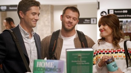 Live With Kelly And Ryan Hoodie, Complimentary (2022) - Episode 5 poster and promotional image