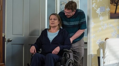 04/08/2016 (2016) - Episode 124 poster and promotional image