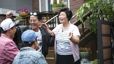 Going to Your House (1) (2015) - Episode 400 poster and promotional image