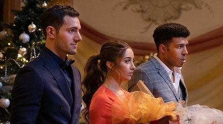 I Saw Santa Kissing Someone in the Hot Tub (2020) - Episode 4 poster and promotional image
