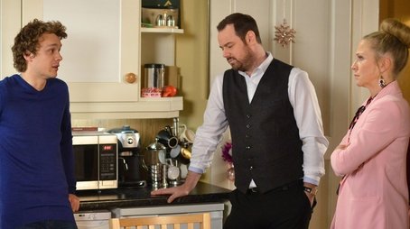 11/12/2017 (2017) - Episode 196 poster and promotional image