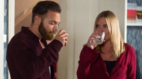 17/11/2015 (2015) - Episode 183 poster and promotional image