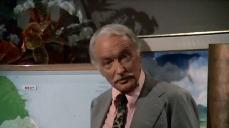 A Gun For McGarrett (1974) - Episode 10 poster and promotional image